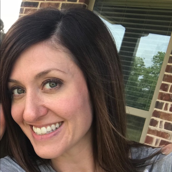 Meet your Posher, Rachel - Picture 1 of 1